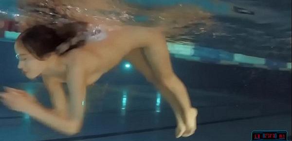 600px x 290px - mary piemonte stripping in swiming pool High Quality Porn Video -  ofysex.com porno sex tube